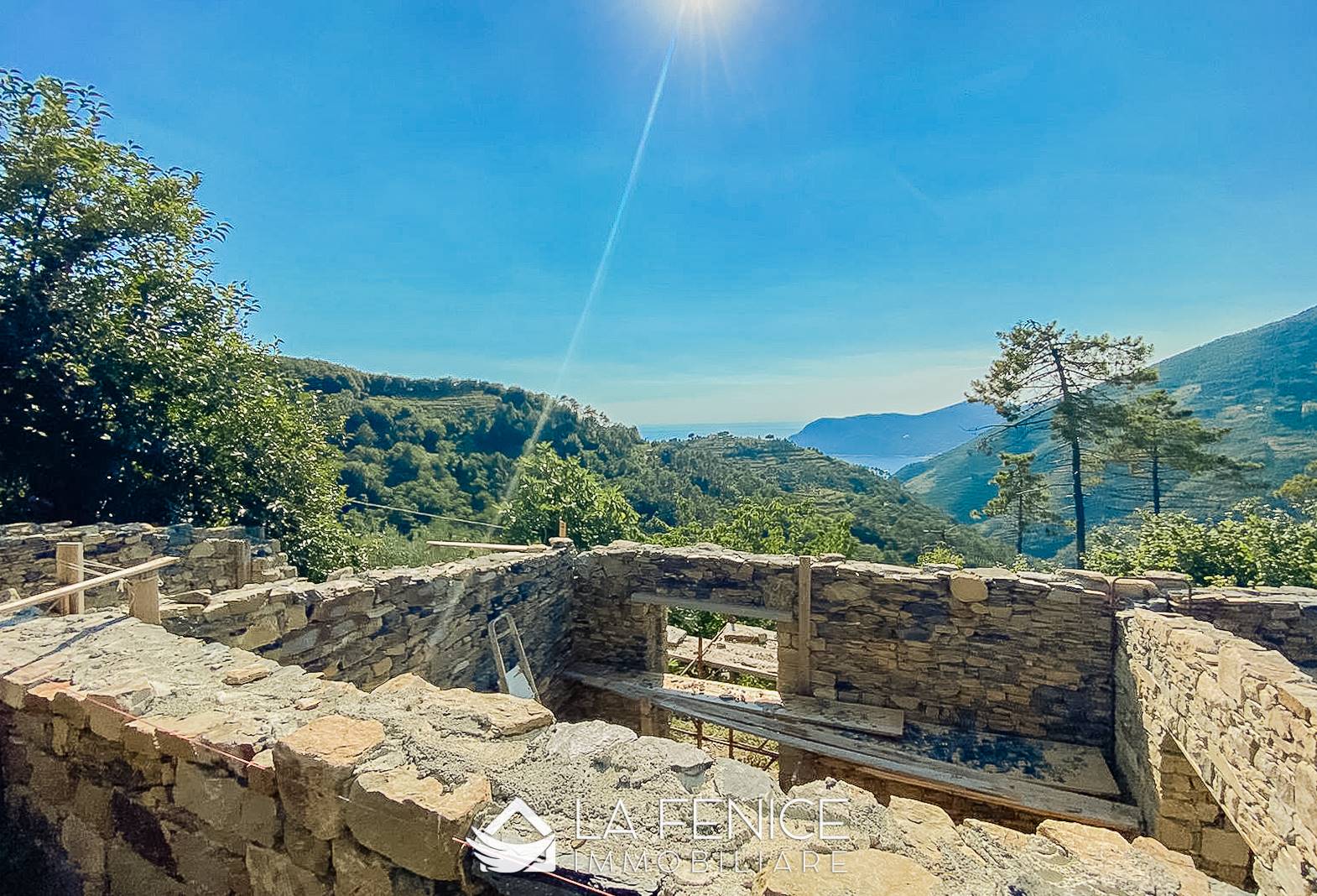Rustico casale a Vernazza con 5 locali di 75 m2 - Foto