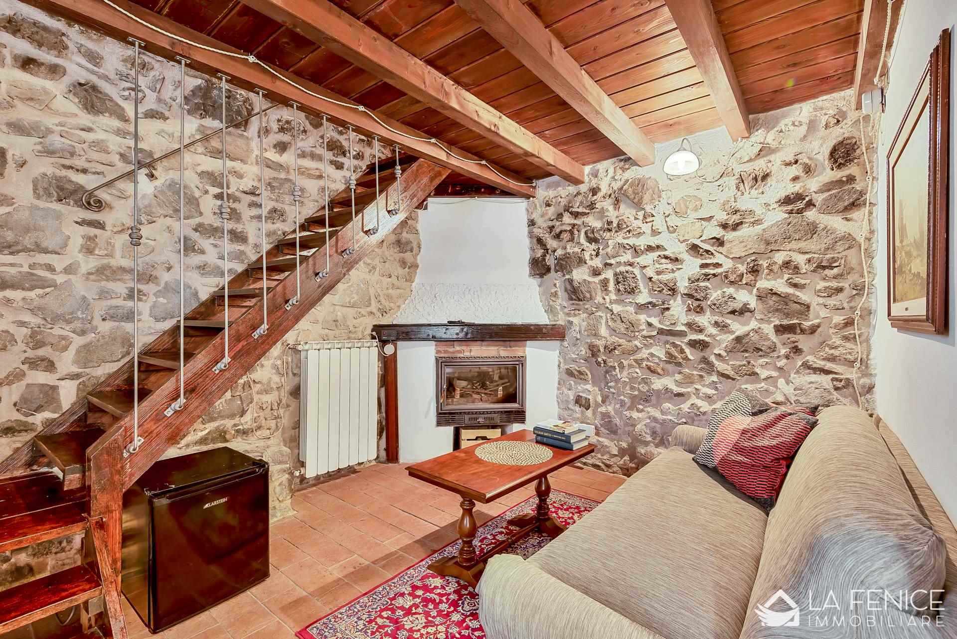 Villa a Podenzana con 9 locali di 473 m2 - Camera con soppalco