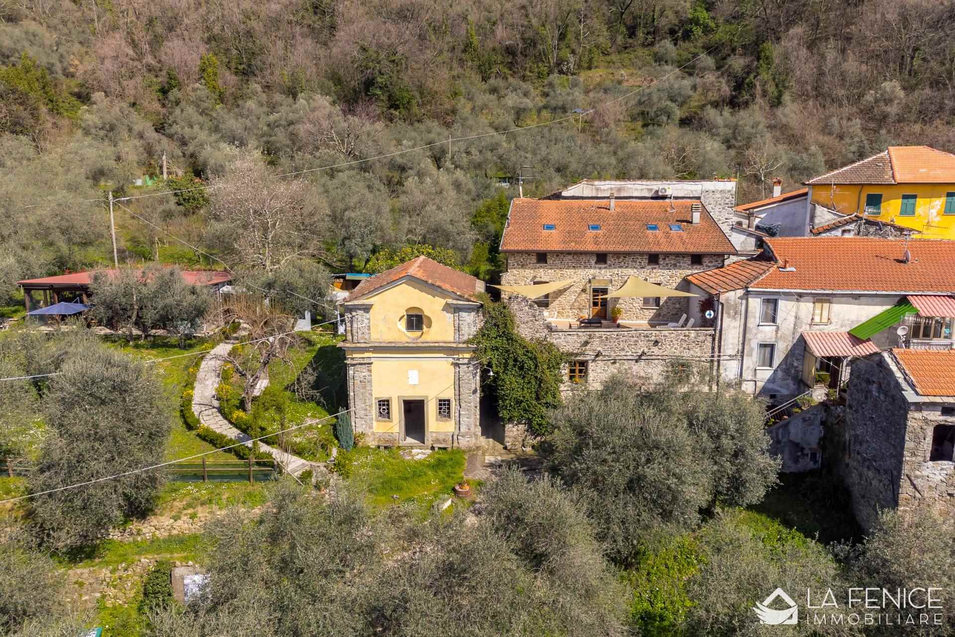Villa a Podenzana con 9 locali di 473 m2 - Panoramica