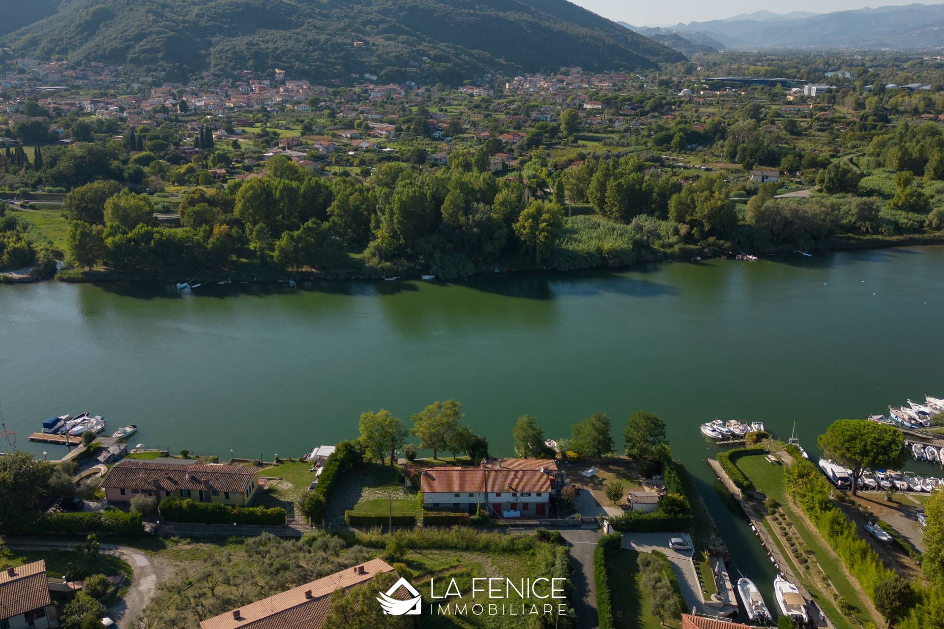 Villa a Ameglia con 4 locali di 105 m2 - PANORAMICA