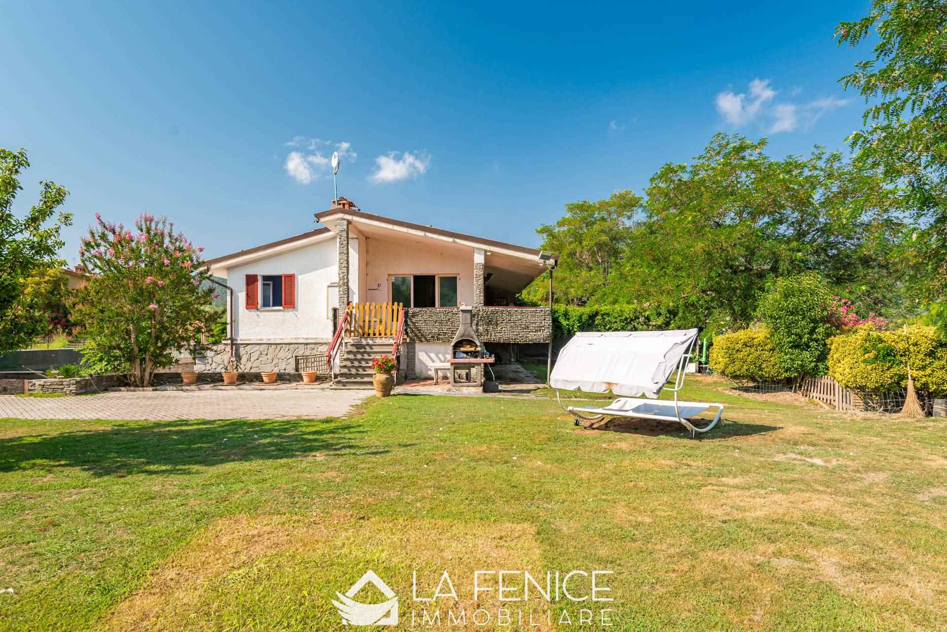 Villa a Ameglia con 4 locali di 105 m2 - GIARDINO