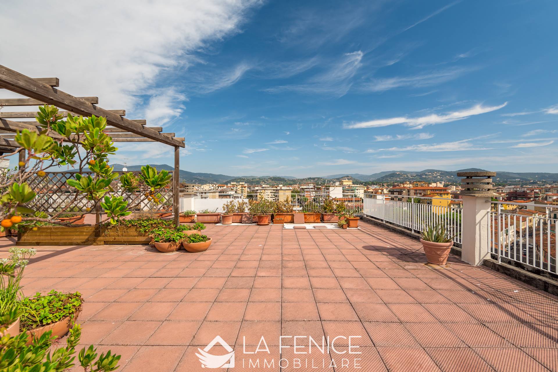 Appartamento a Firenze con 10 locali di 200 m2 - TERRAZZA