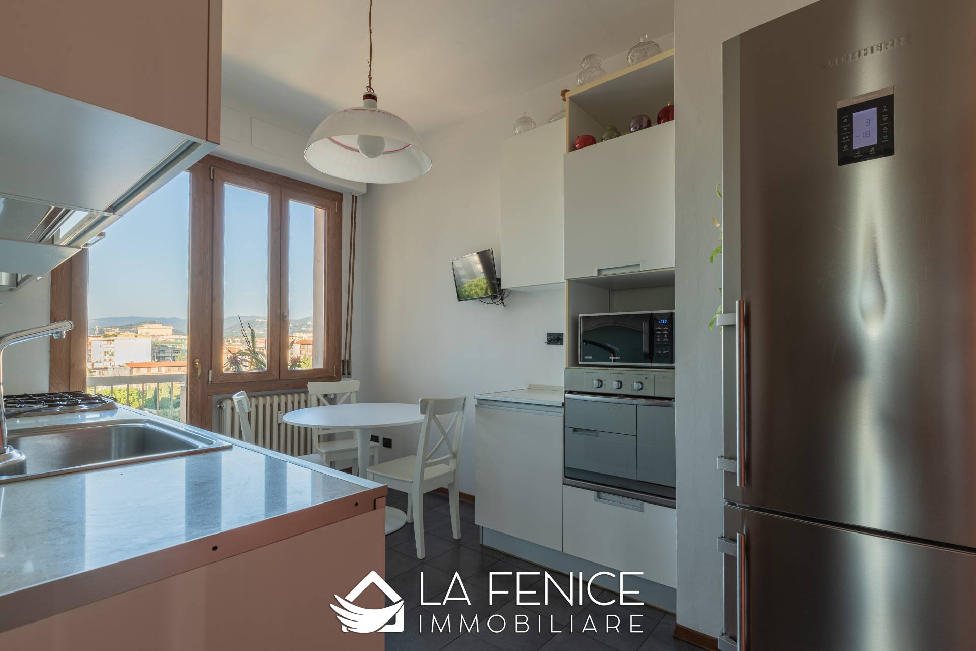 Appartamento a Firenze con 10 locali di 200 m2 - CUCINA