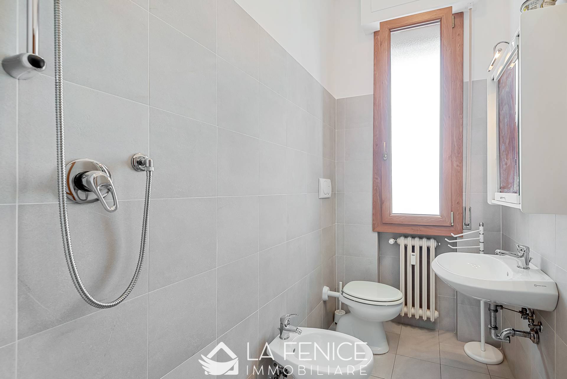 Appartamento a Firenze con 10 locali di 200 m2 - BAGNO