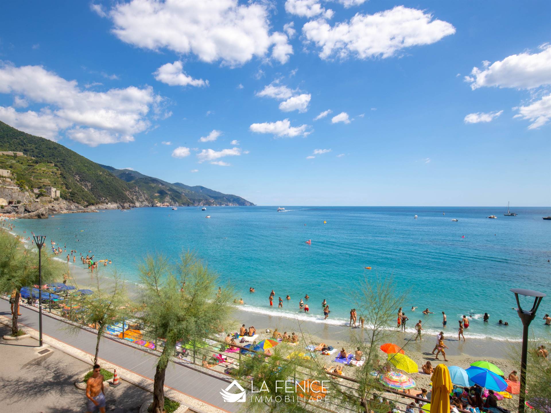 Attività commerciale a Monterosso al mare con 2 locali di 40 m2 - Foto