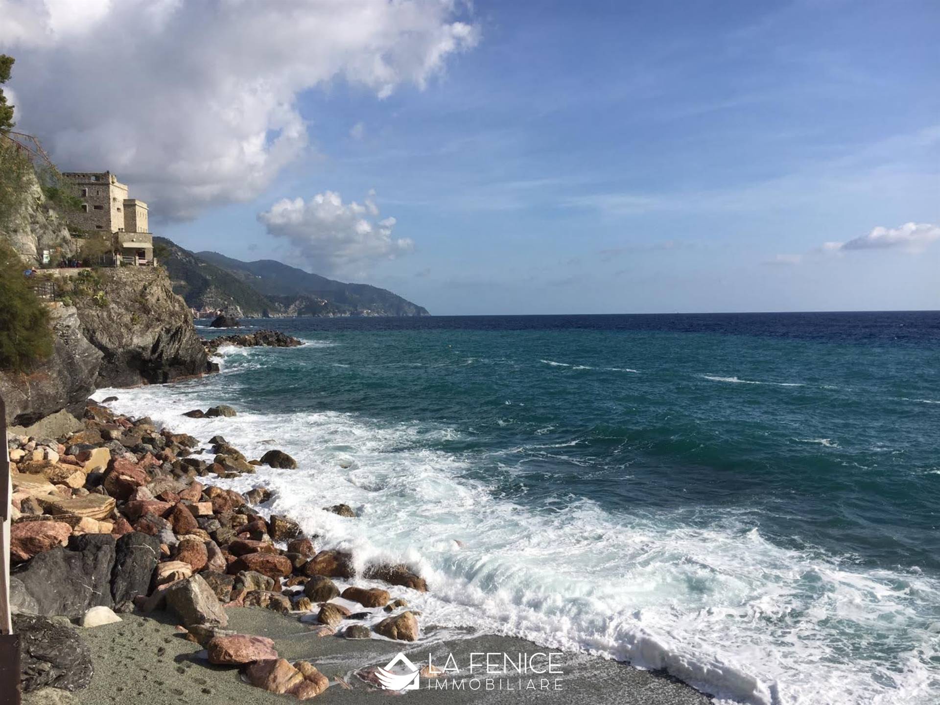 Attività commerciale a Monterosso al mare con 2 locali di 40 m2 - Foto