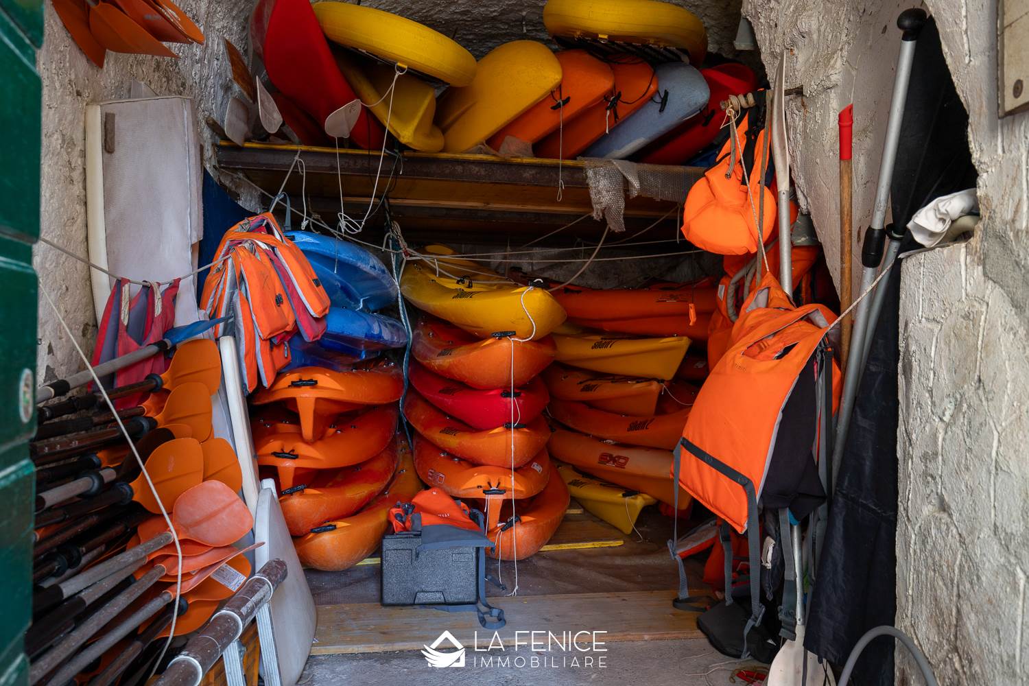 Magazzino a Riomaggiore con 1 locali di 30 m2 - Foto