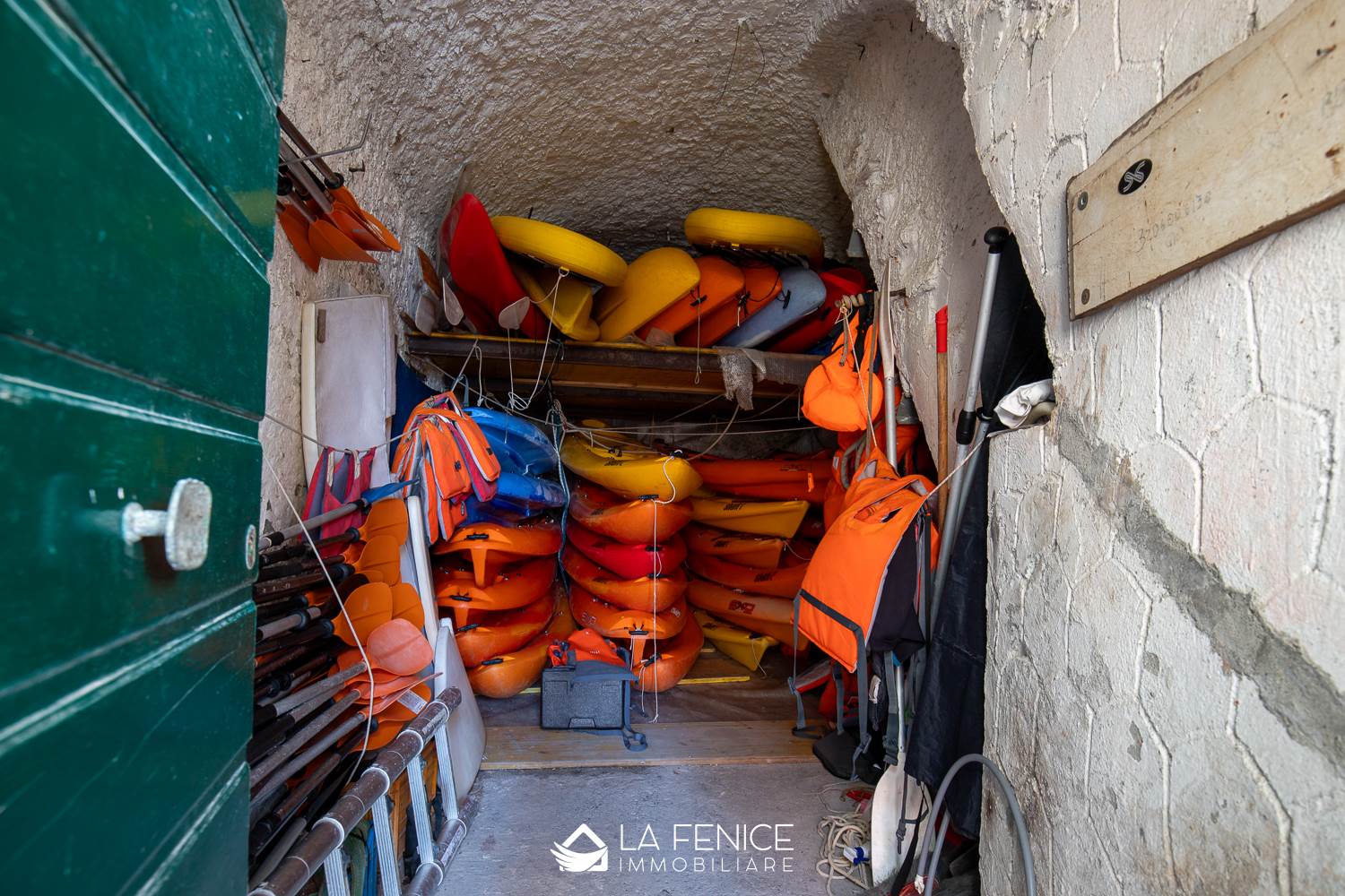 Magazzino a Riomaggiore con 1 locali di 30 m2 - Foto