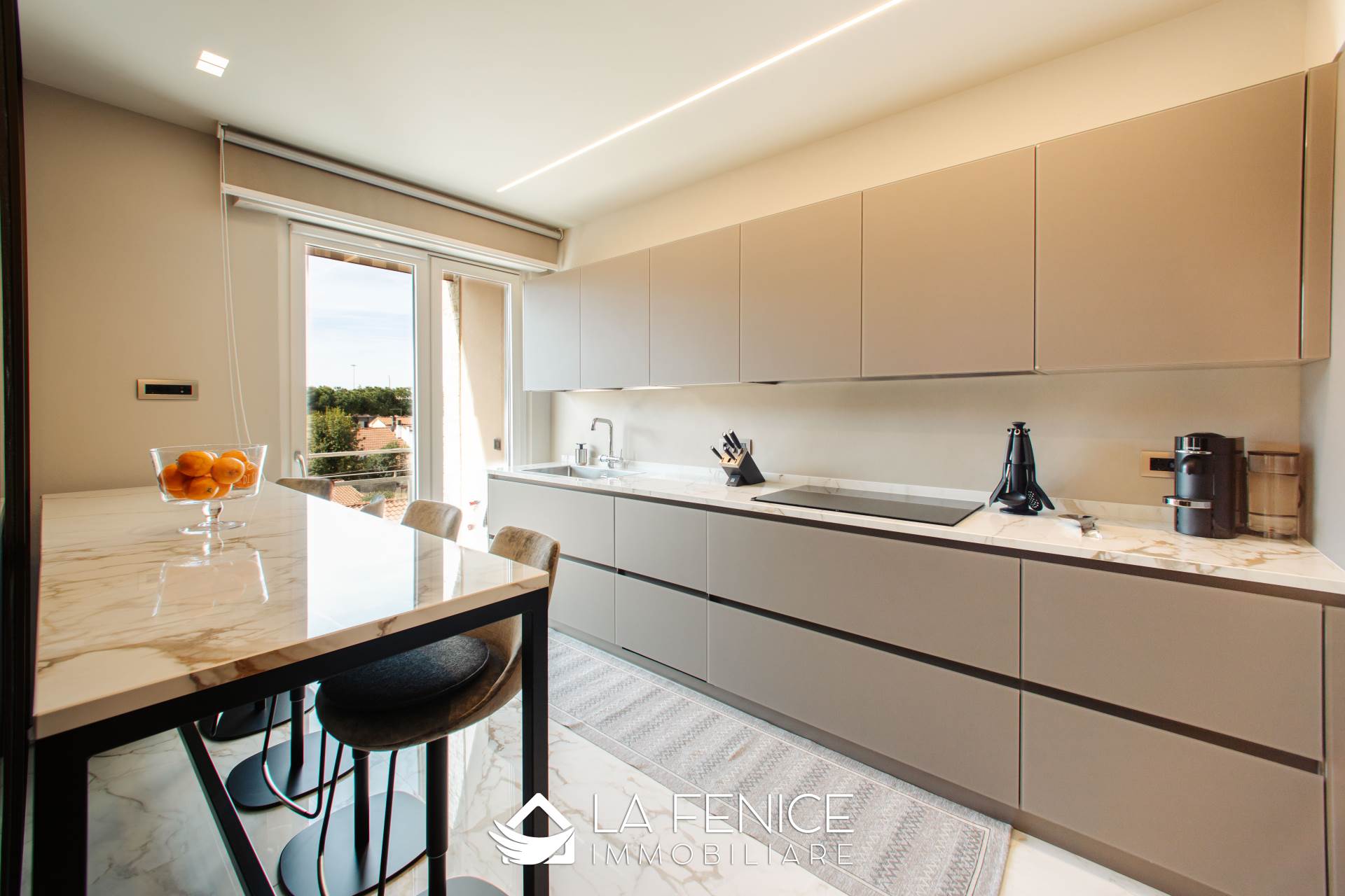 Appartamento a Carrara con 5 locali di 163 m2 - Foto