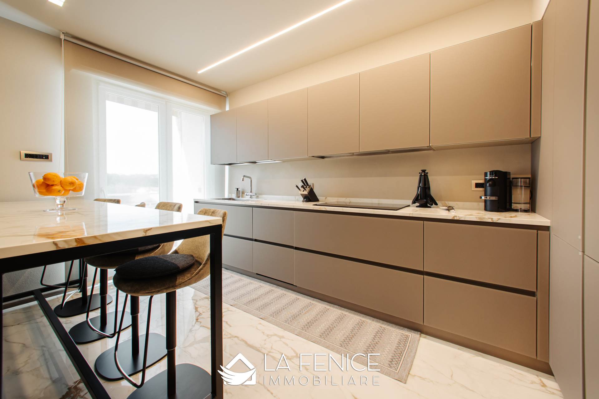 Appartamento a Carrara con 5 locali di 163 m2 - Foto