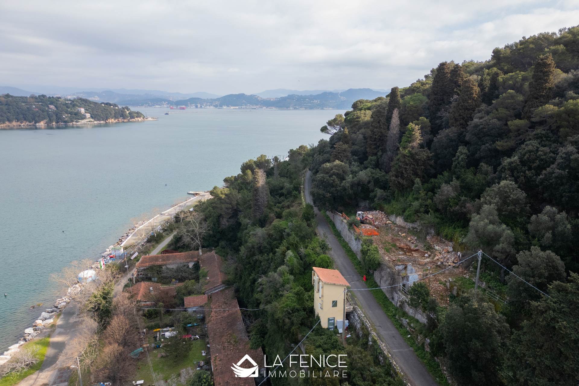 Appartamento a Portovenere con 10 locali di 290 m2 - Foto