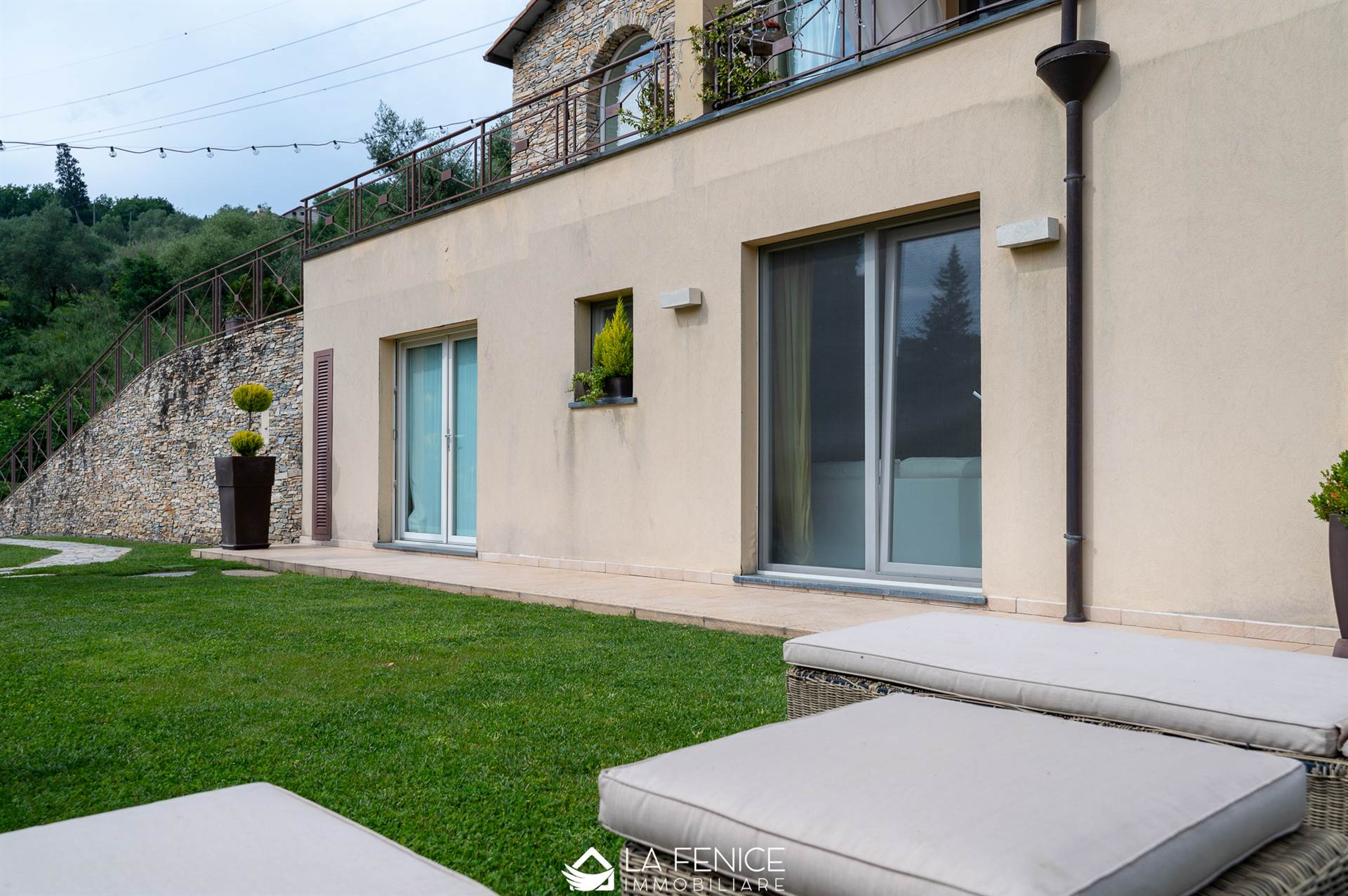 Villa a Vezzano ligure con 10 locali di 245 m2 - Foto