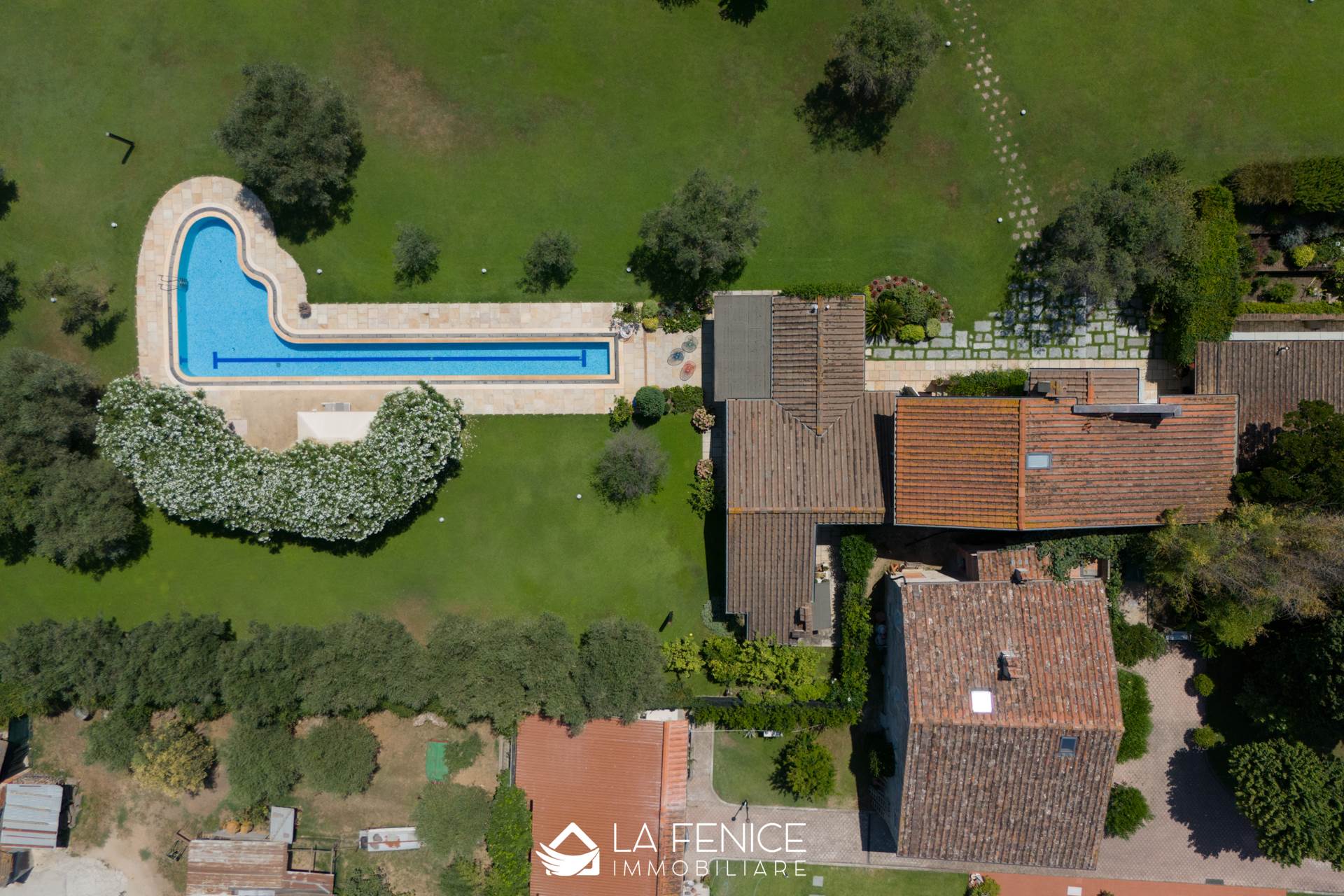 Villa a Forte dei marmi con 10 locali di 300 m2 - Foto