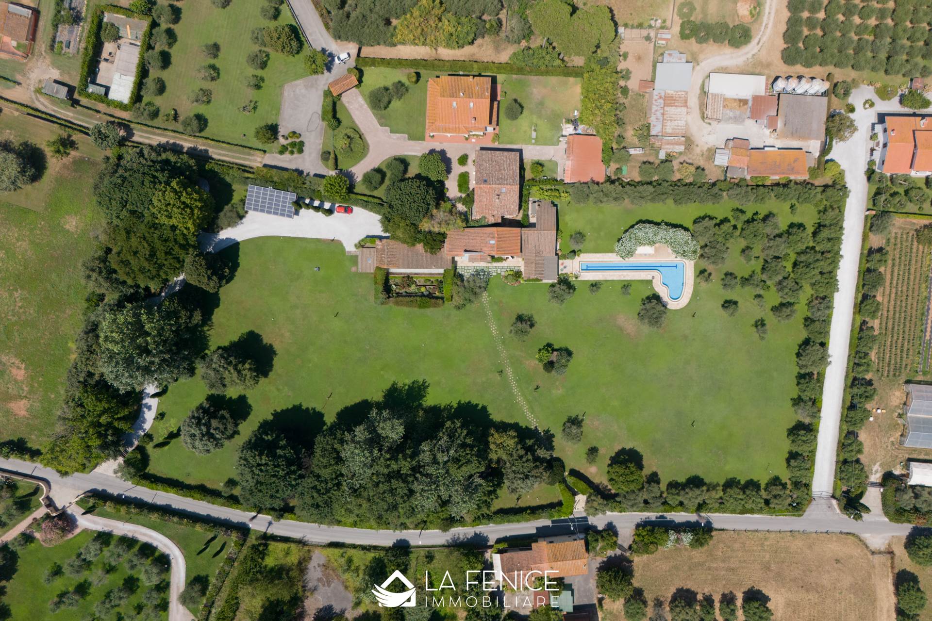 Villa a Forte dei marmi con 10 locali di 300 m2 - Foto