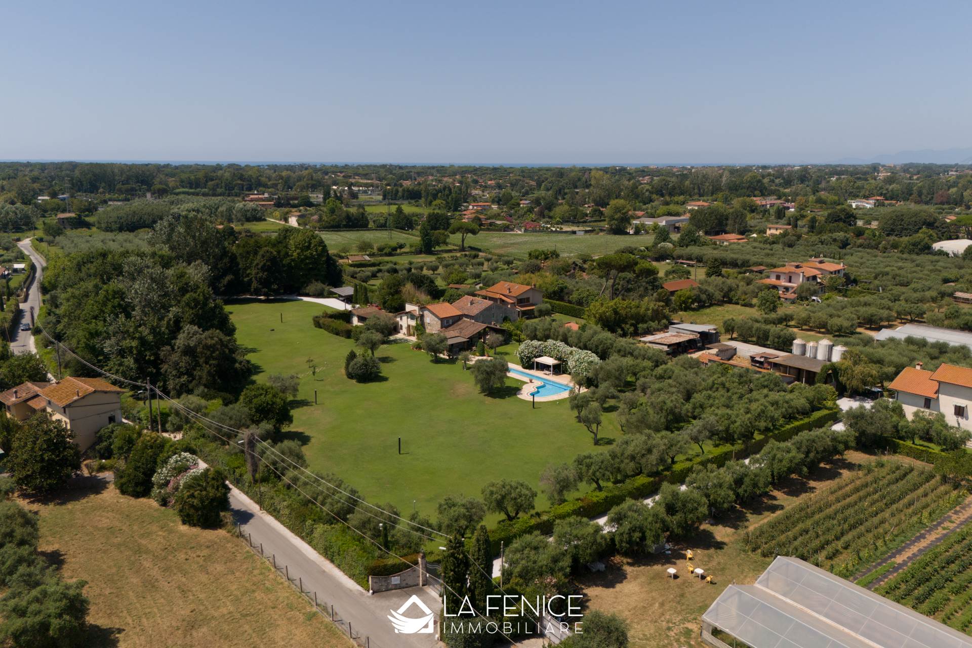 Villa a Forte dei marmi con 10 locali di 300 m2 - Foto