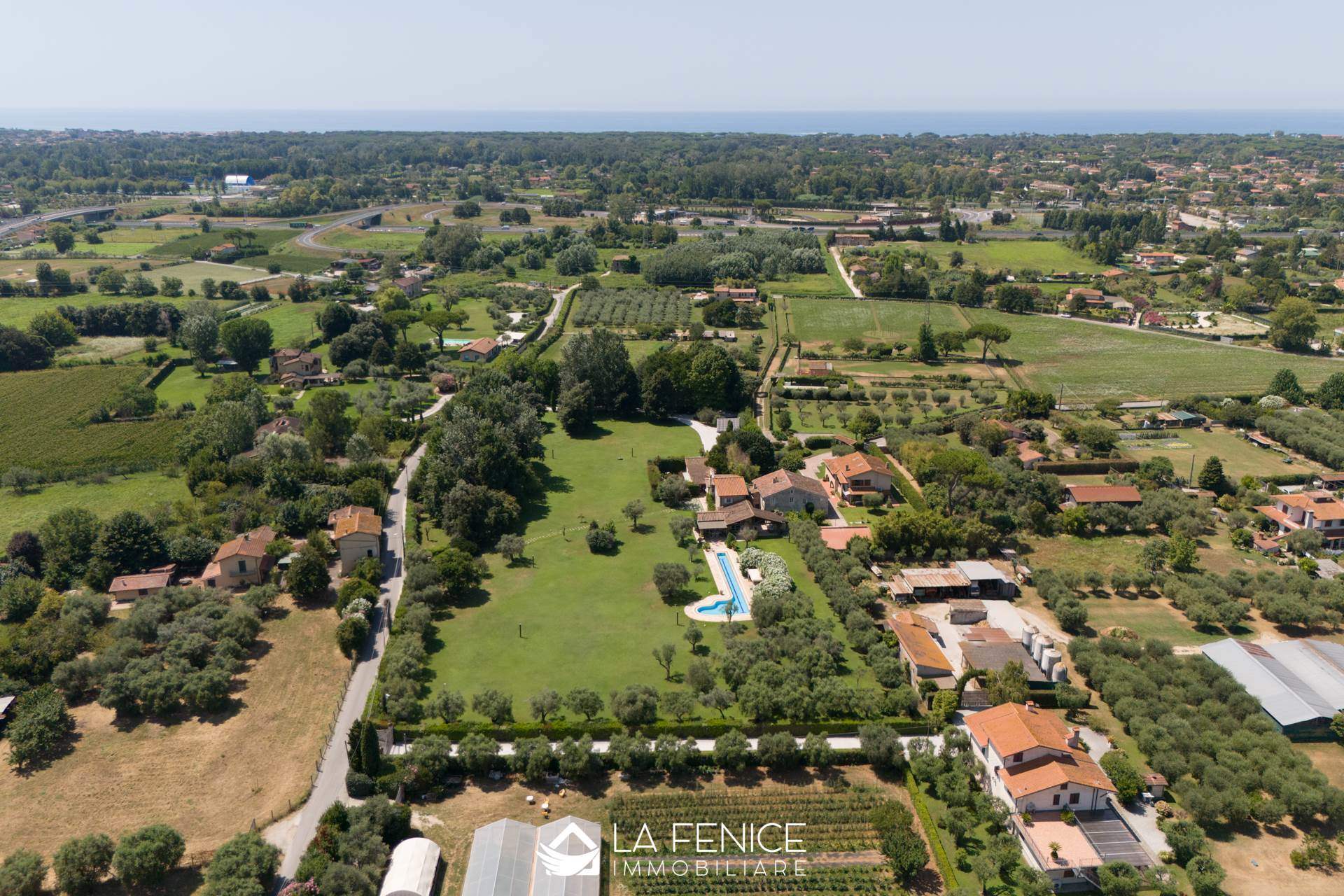 Villa a Forte dei marmi con 10 locali di 300 m2 - Foto