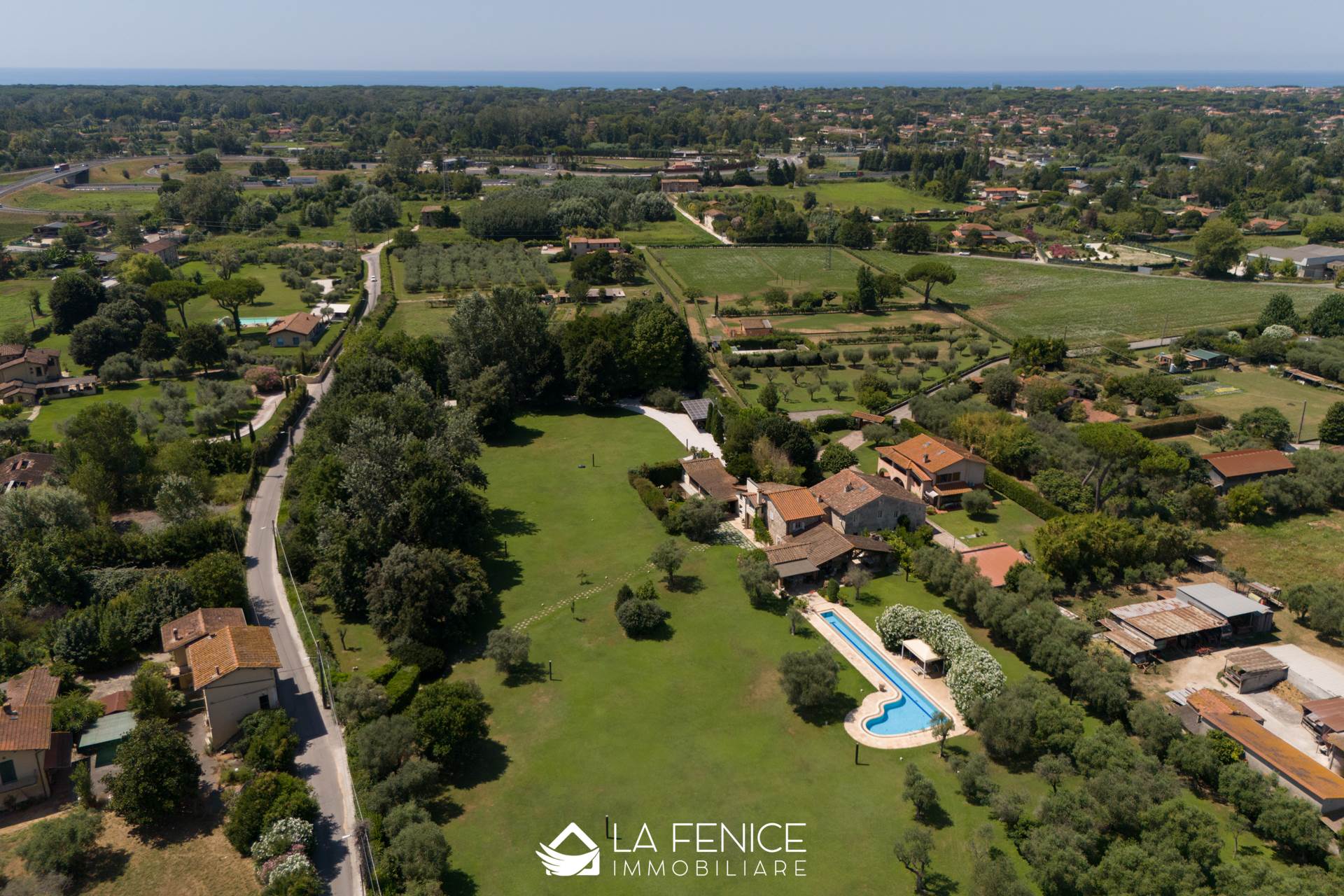 Villa a Forte dei marmi con 10 locali di 300 m2 - Foto