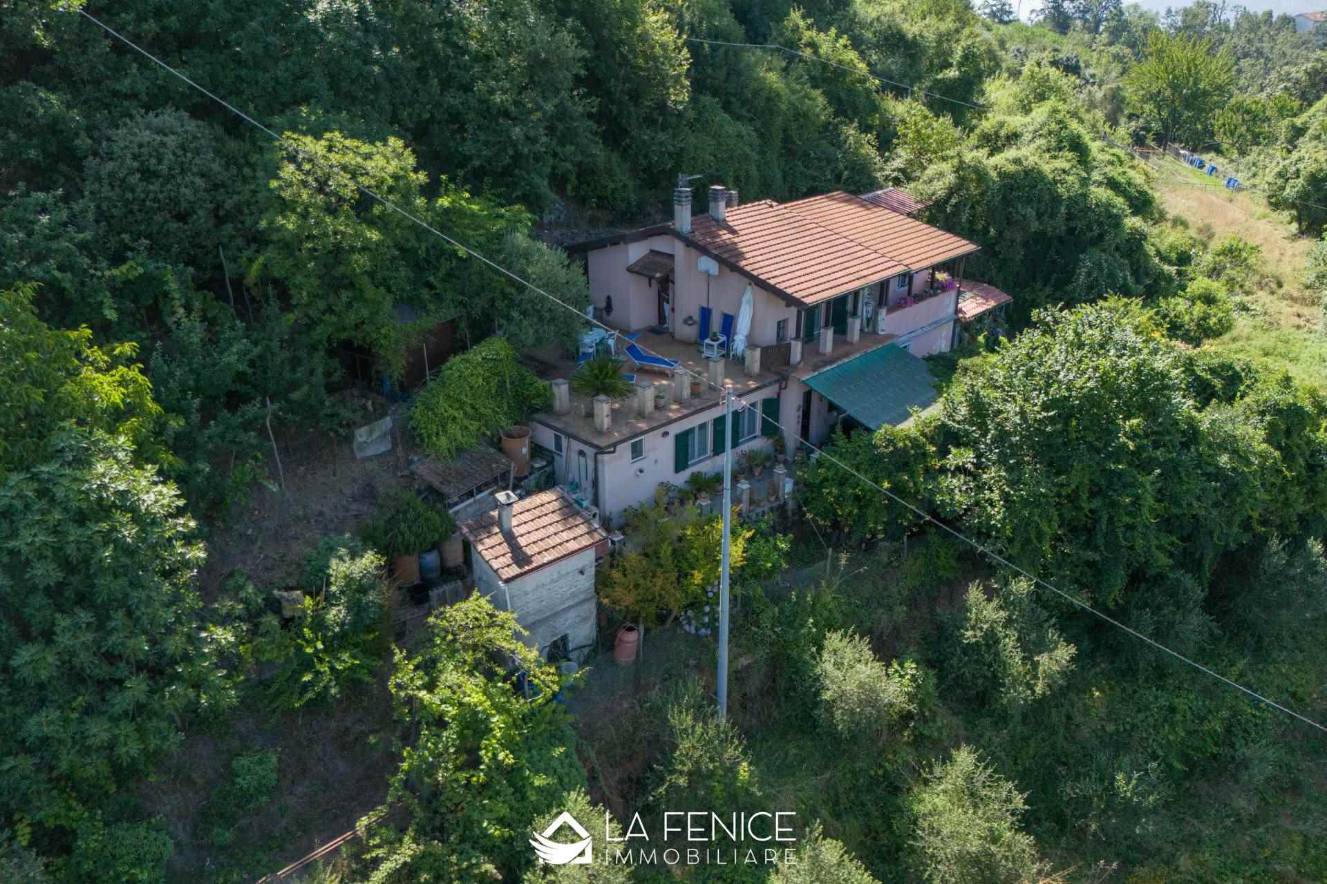 Villa bifamiliare a La spezia con 4 locali di 120 m2 - Foto